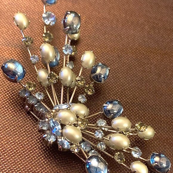 Designer Mid Century Hattie Carnegie Rhinestone Brooch - Signed - Picture 3 of 5